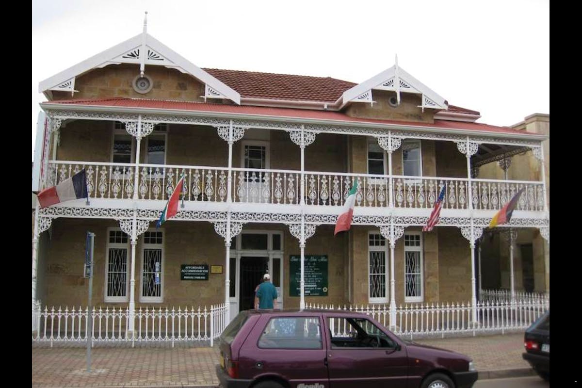 Apex Travel Club - ATC - Green Door Guest Cottage
