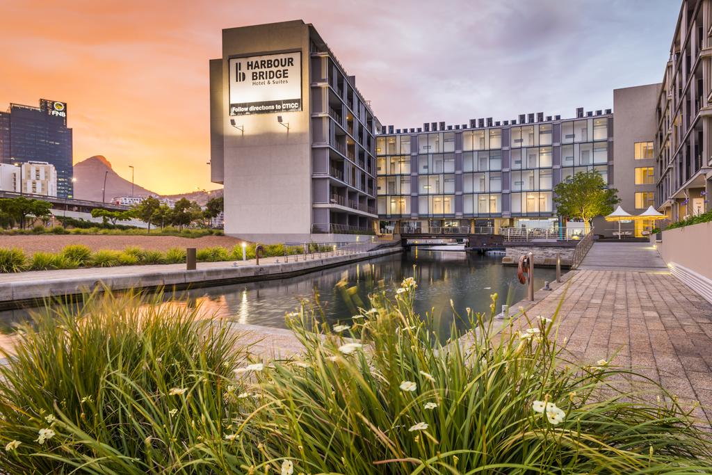 Apex Travel Club - ATC - aha Harbour Bridge Hotel & Suites
