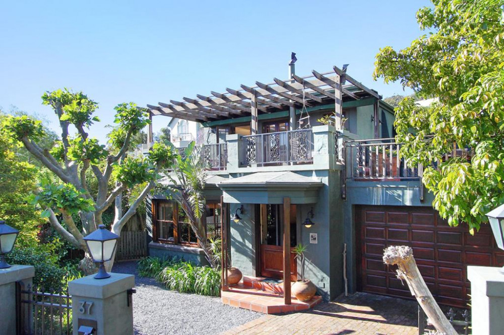 Apex Travel Club - ATC - The Hout Bay Hideaway