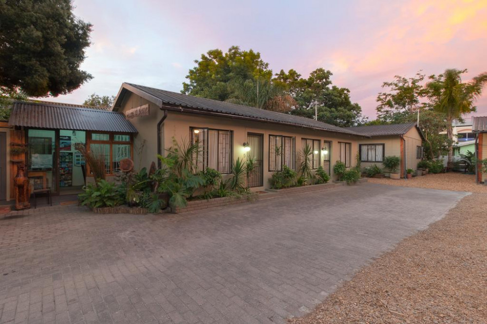 Apex Travel Club - ATC - Inyathi Guest Lodge - Self Catering Chalets
