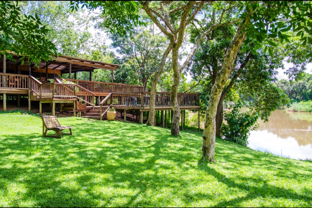 Apex Travel Club - ATC - Hippo water front lodge