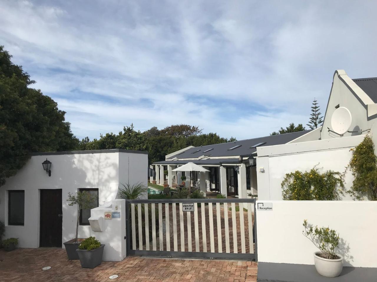 Apex Travel Club - ATC - Sixteen Guest House On Main