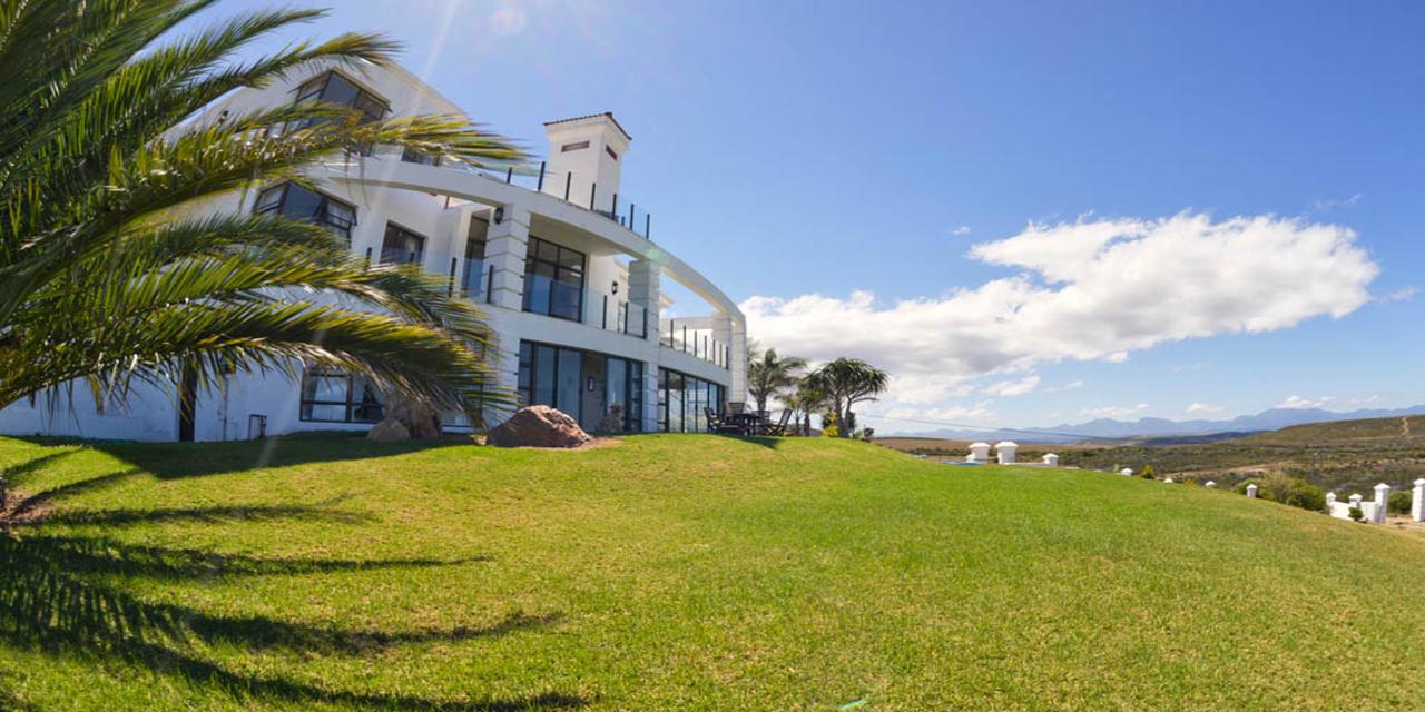 Apex Travel Club - ATC - Fly Me To The Moon Guest House