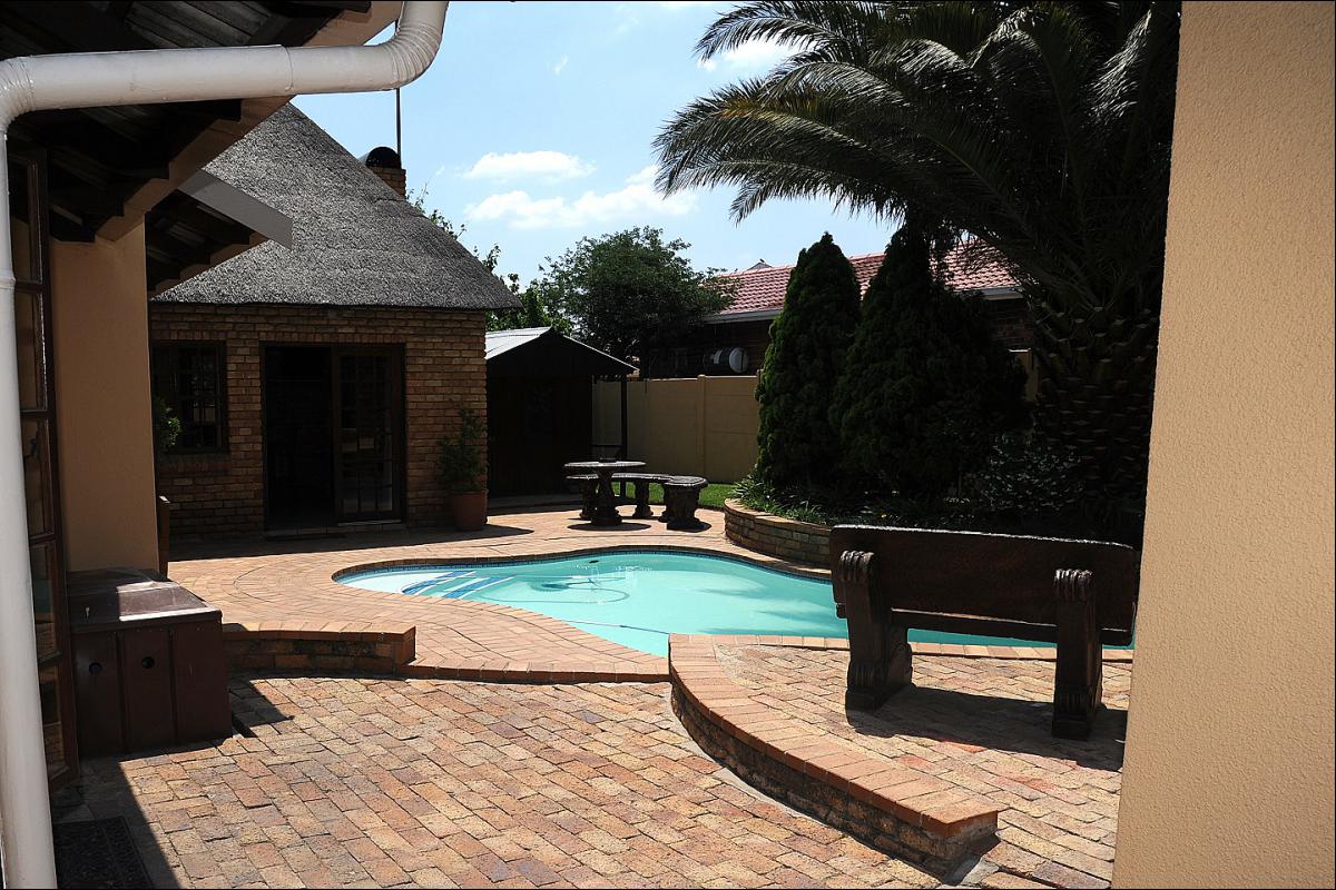 Apex Travel Club - ATC - D'vine Guesthouse