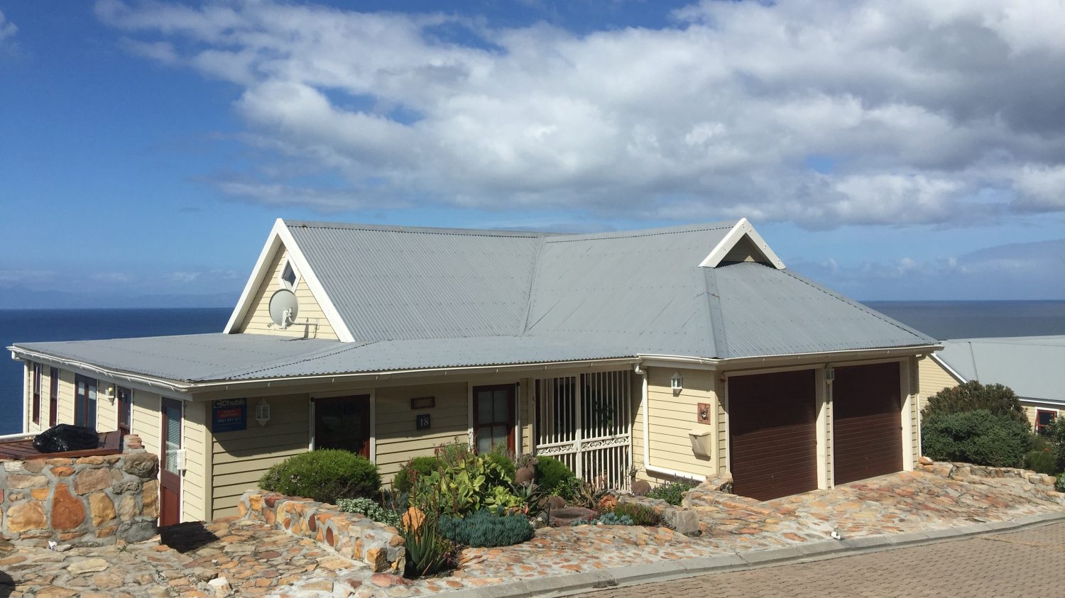 Apex Travel Club - ATC - Berg and Beach Self-catering