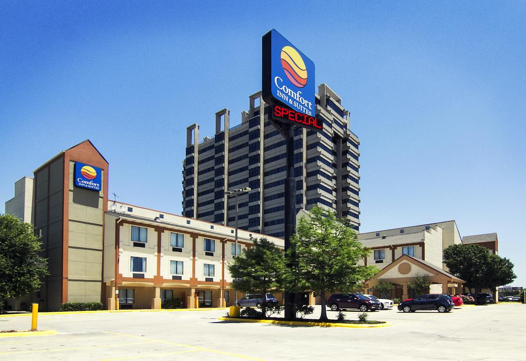 Apex Travel Club - ATC - Comfort Inn & Suites Love Field-Dallas Market Center