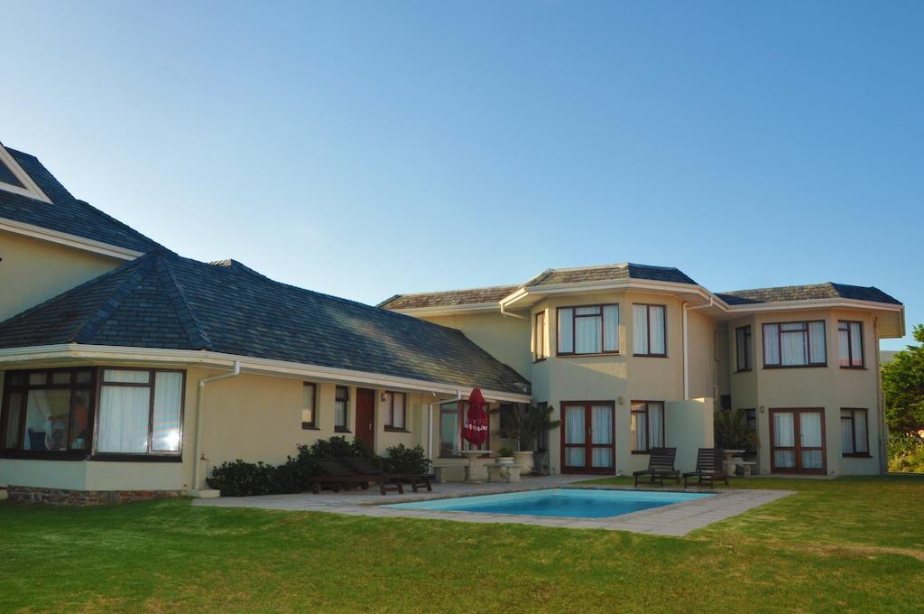 Apex Travel Club - ATC - Sandbaai Country House