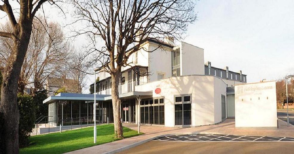 Apex Travel Club - ATC - Holiday Inn Express Liverpool - Hoylake