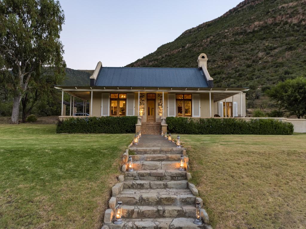 Apex Travel Club - ATC - Mount Camdeboo Private Game Reserve