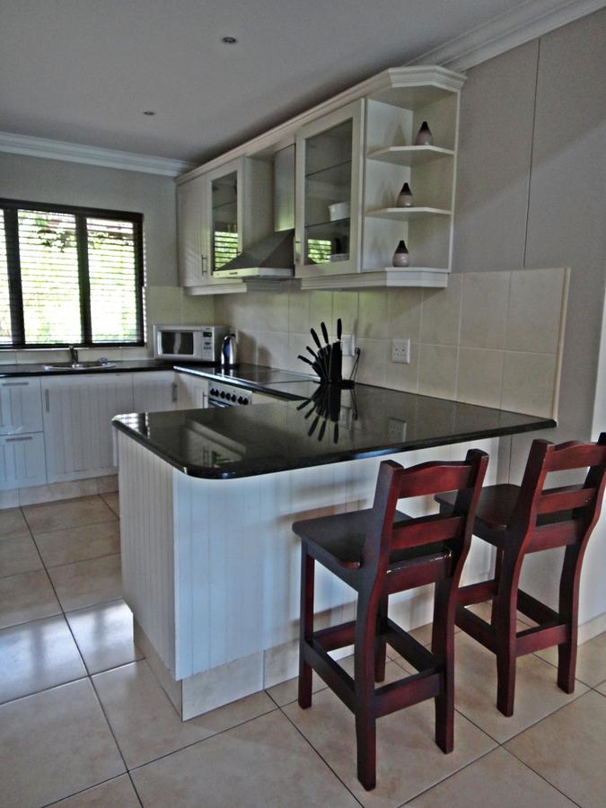 Apex Travel Club - ATC - Zimbali Villa 05 Acaciawood