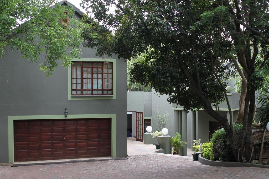 Apex Travel Club - ATC - Mbombela Exclusive Guest House-Daleen
