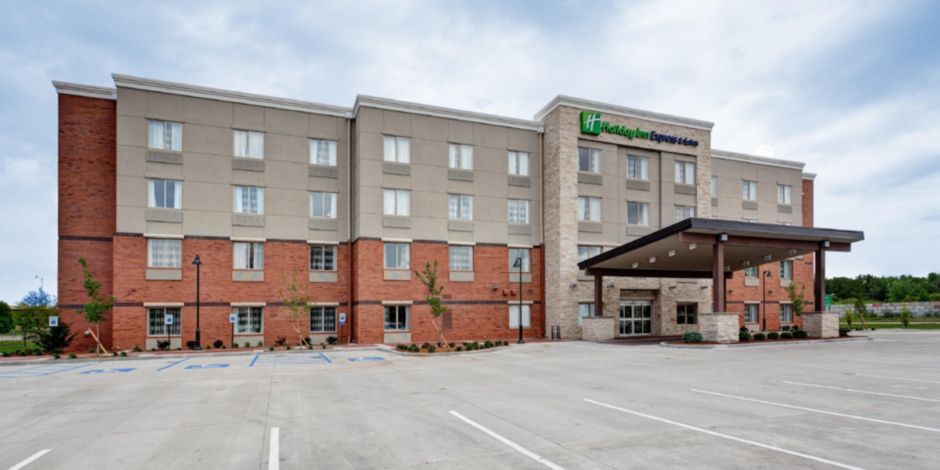 Apex Travel Club - ATC - Holiday Inn Express & Suites Manhattan