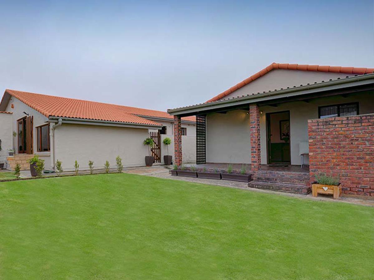 Apex Travel Club - ATC - Out of Bounds Self-Catering Accommodation
