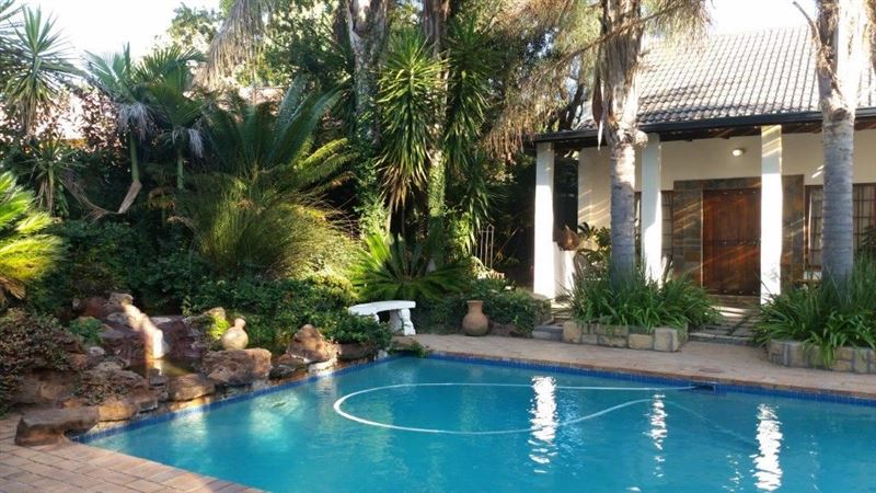 Apex Travel Club - ATC - Six Valk Avenue Self Catering Guest House