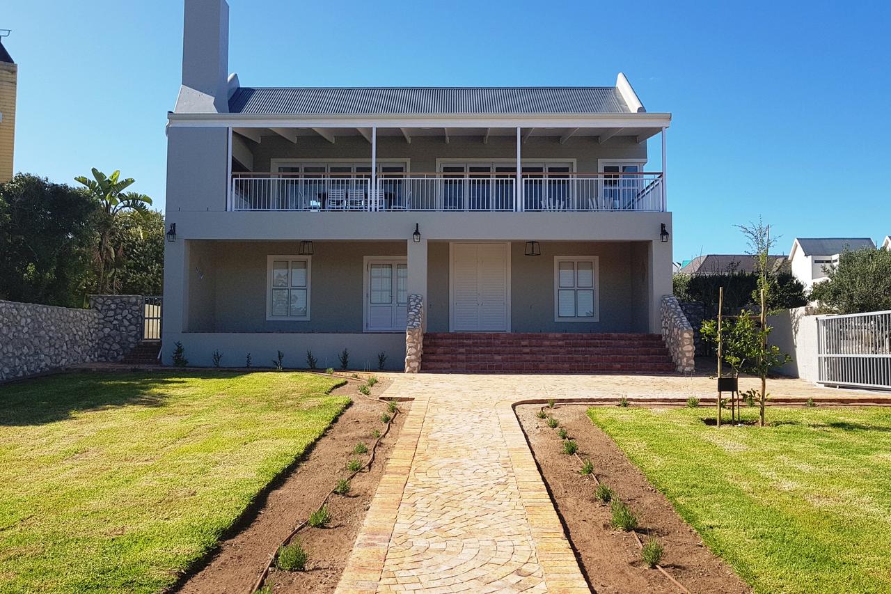 Apex Travel Club - ATC - Allesmooi 6 Sleeper Langebaan