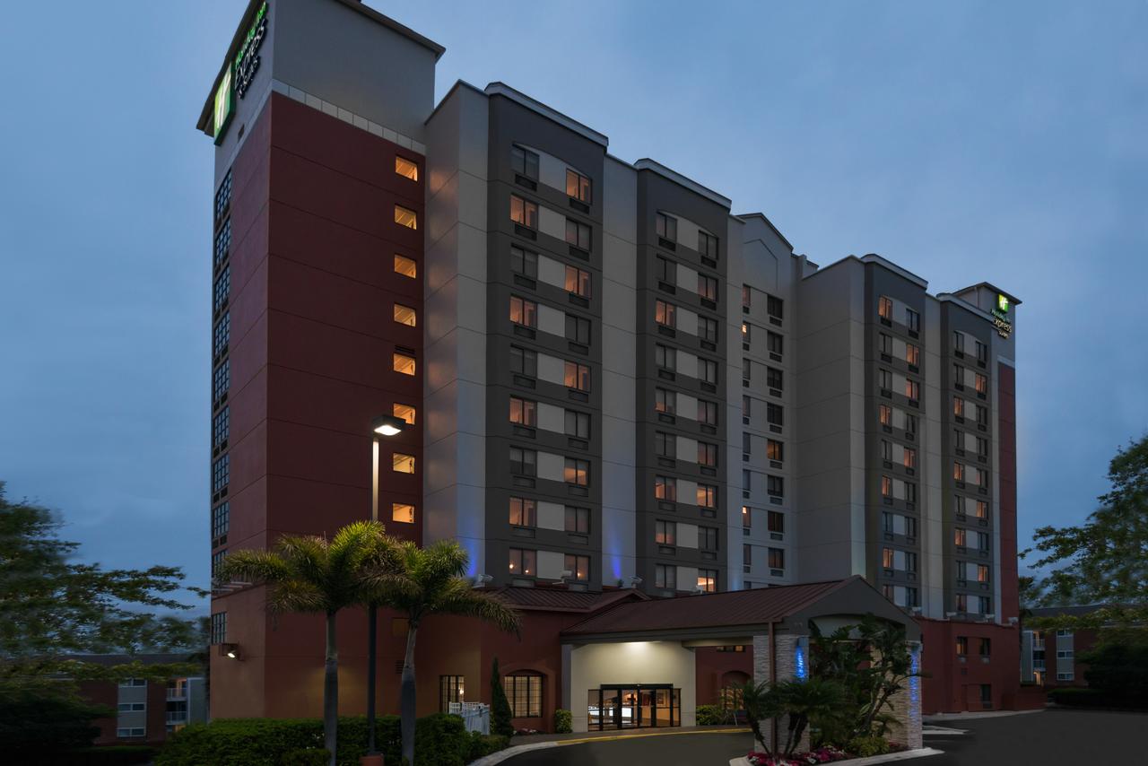 Apex Travel Club - ATC - Holiday Inn Express & Suites Nearest Universal Orlando