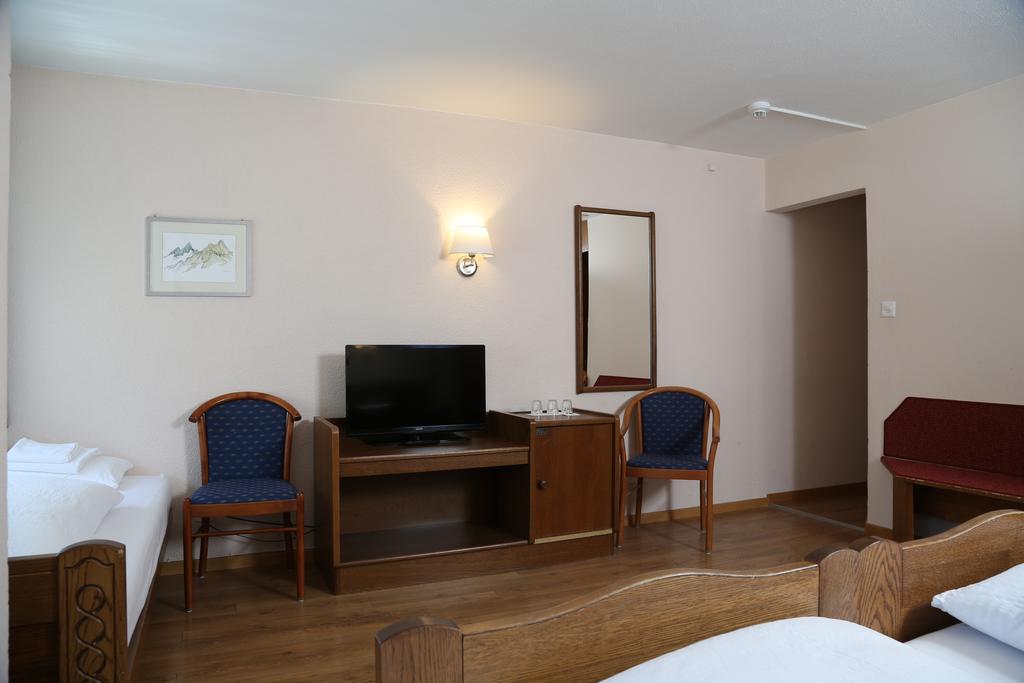 Apex Travel Club - ATC - Hotel Crystal