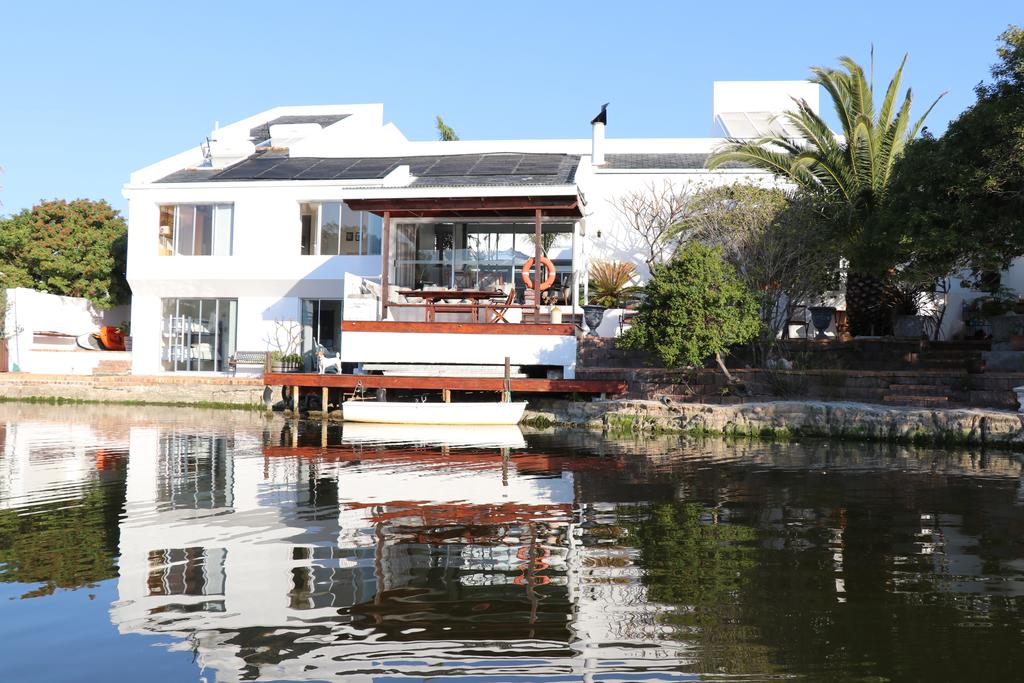 Apex Travel Club - ATC - Admiralty B & B