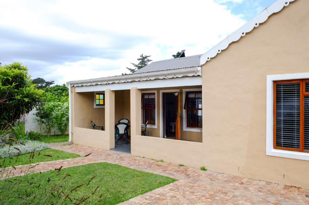 Apex Travel Club - ATC - Onrus Cottage