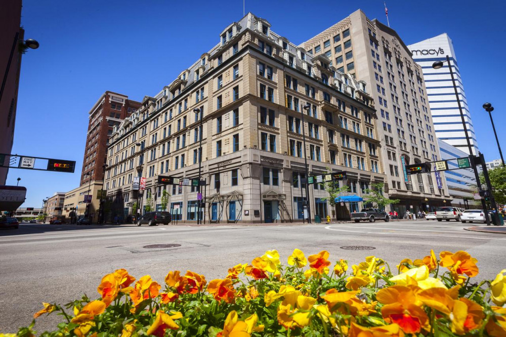Apex Travel Club - ATC - The Cincinnatian Hotel, Curio Collection by Hilton