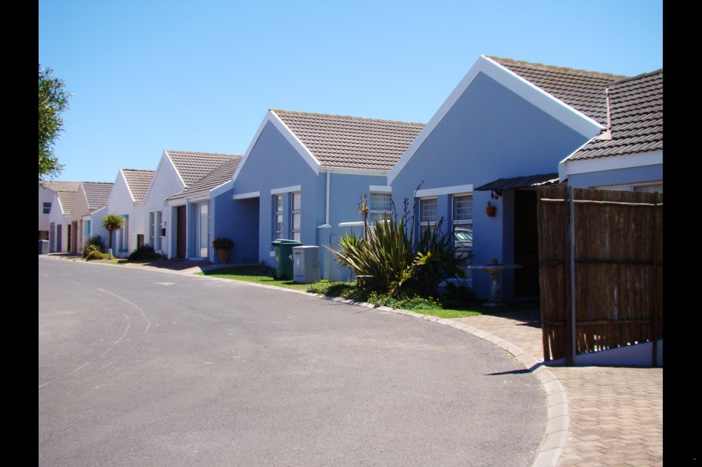 Apex Travel Club - ATC - Janes Guest House - St Claire's Self Catering Cottage