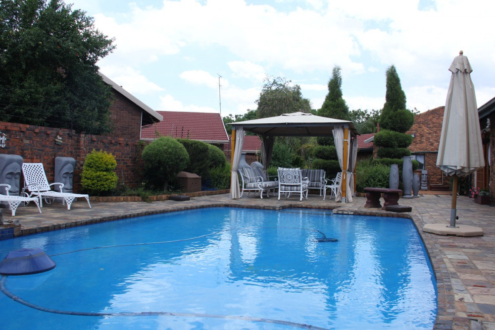 Apex Travel Club - ATC - Thabong Guest House