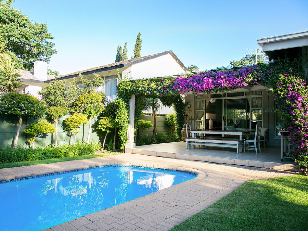 Apex Travel Club - ATC - La Cruz Guesthouse