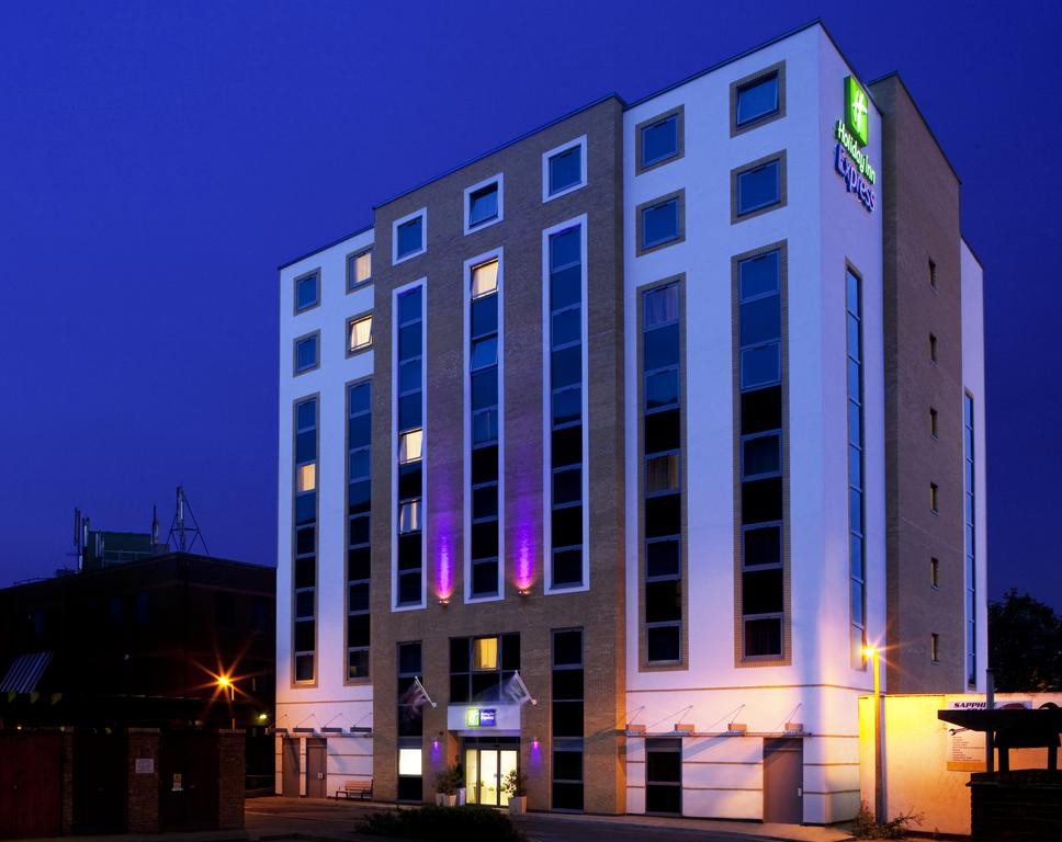 Apex Travel Club - ATC - Holiday Inn Express London - Watford Junction