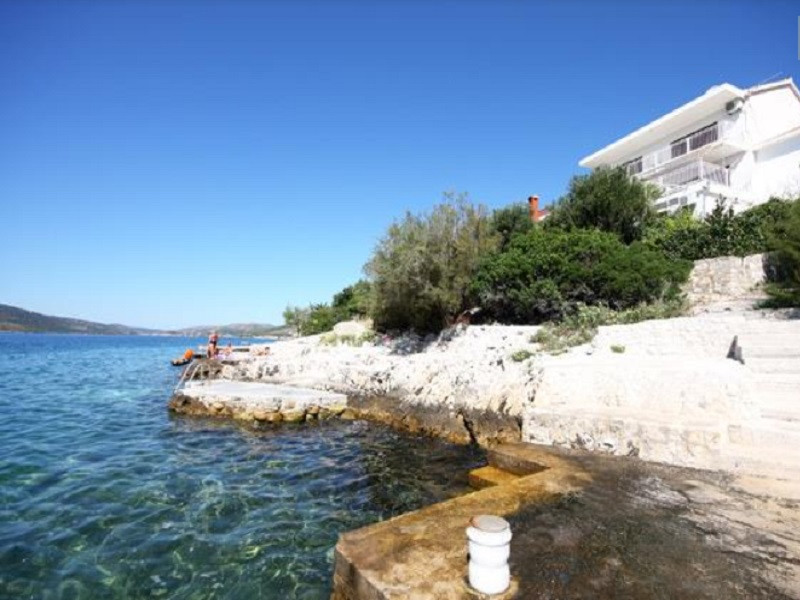 Apex Travel Club - ATC - Croatia Sea Front Villa