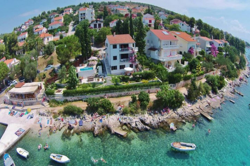 Apex Travel Club - ATC - 5 Bedroom Villa with Pool on Ciovo, sleeps 10-14