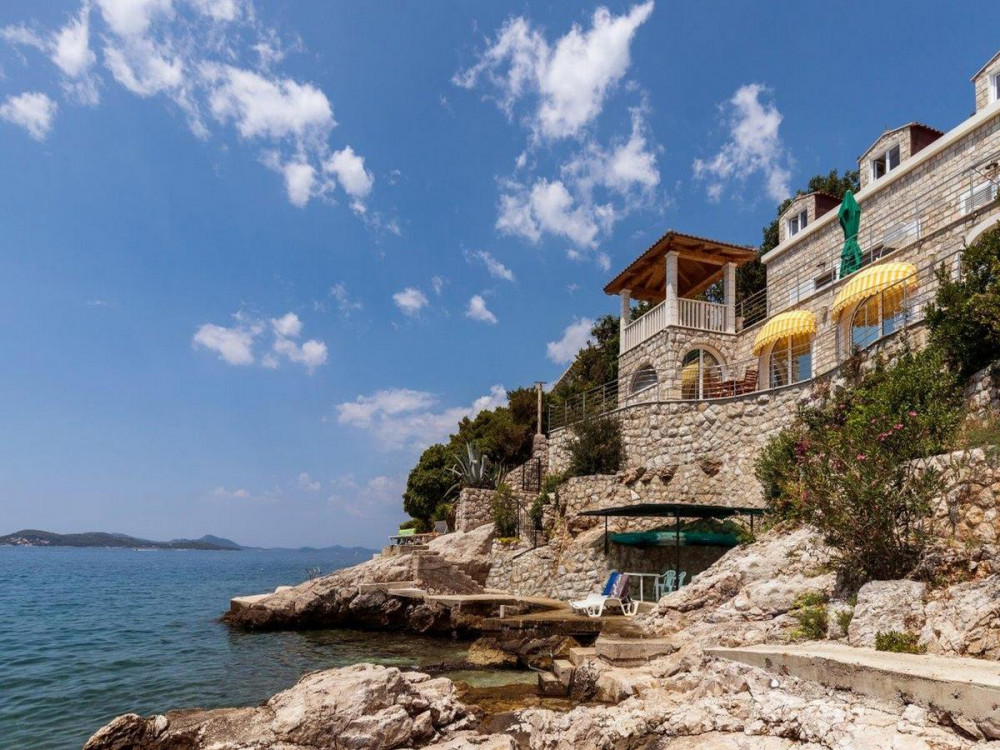 Apex Travel Club - ATC - 5 Bedroom Apartment with Balcony and Sea View in Lozica nea