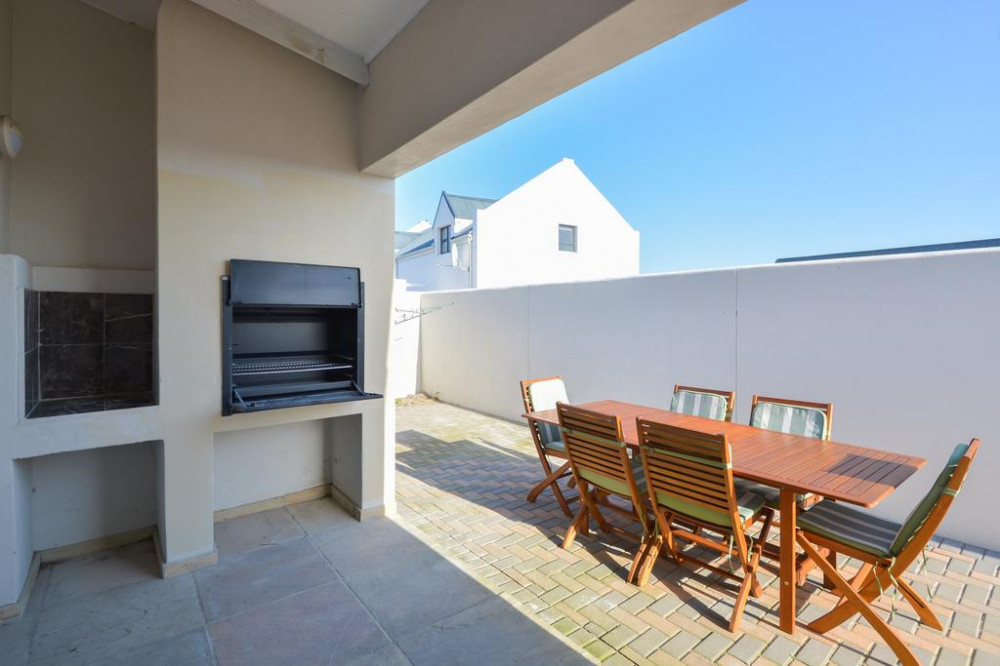 Apex Travel Club - ATC - Hermanus Longboat Sea Cottage