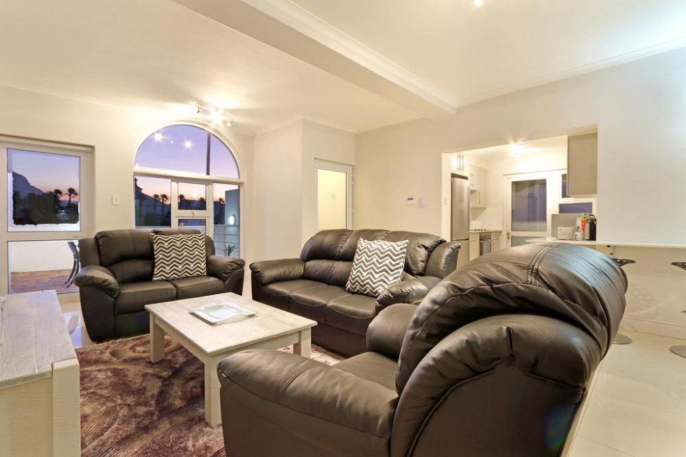 Apex Travel Club - ATC - Camps Bay Beach Apartment