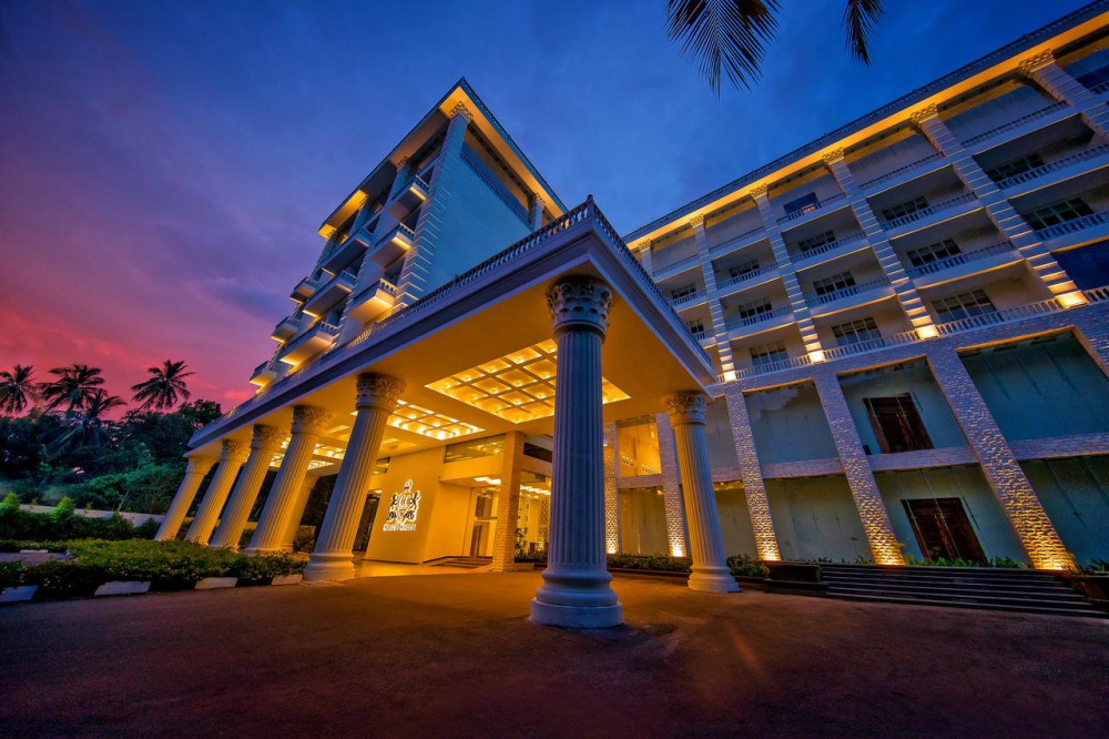 Apex Travel Club - ATC - The Golden Crown