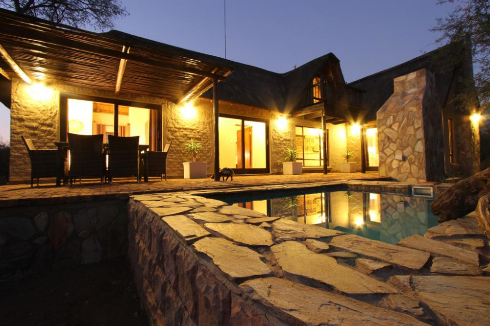 Apex Travel Club - ATC - Giraffe Lodge