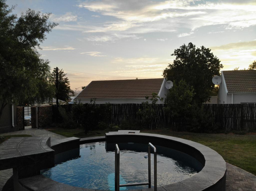 Apex Travel Club - ATC - The Featherbed - Oudtshoorn