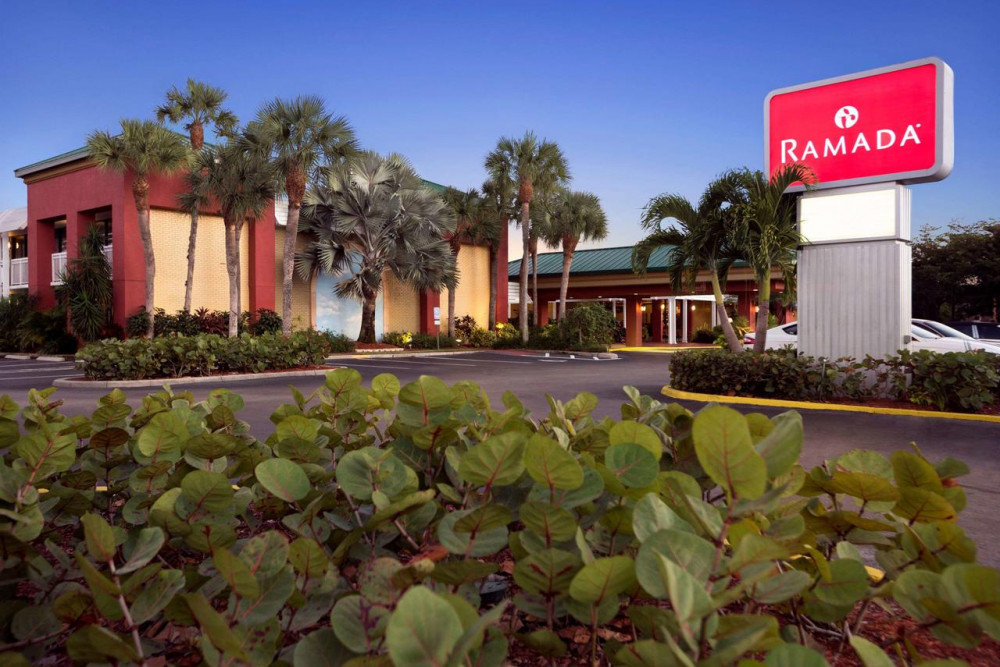 Apex Travel Club - ATC - Ramada Naples
