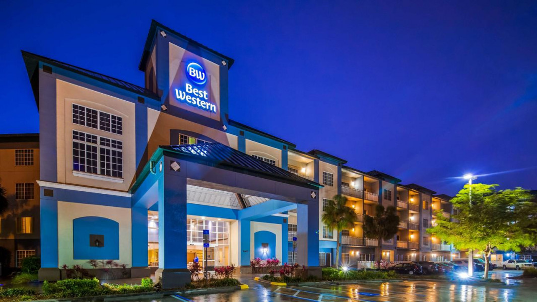 Apex Travel Club - ATC - Best Western Naples Plaza Hotel