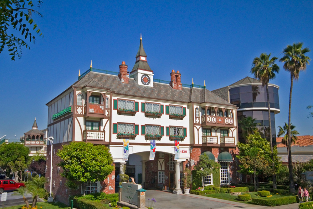 Apex Travel Club - ATC - Camelot Inn & Suites