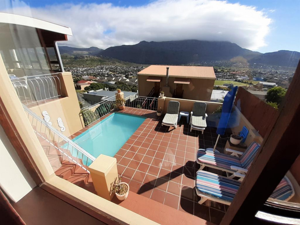 Apex Travel Club - ATC - A Place in Thyme