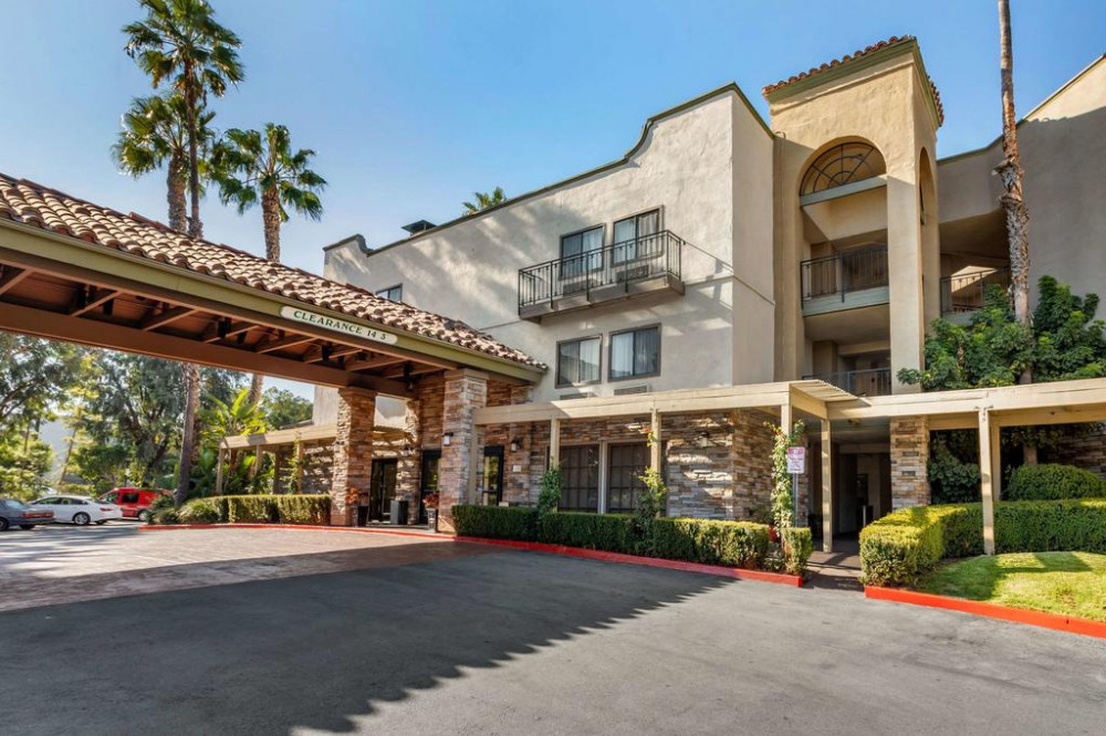 Apex Travel Club - ATC - Comfort Inn & Suites Orange County John Wayne Airport