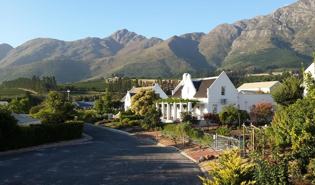 Apex Travel Club - ATC - Villa-Roux Garden Cottage