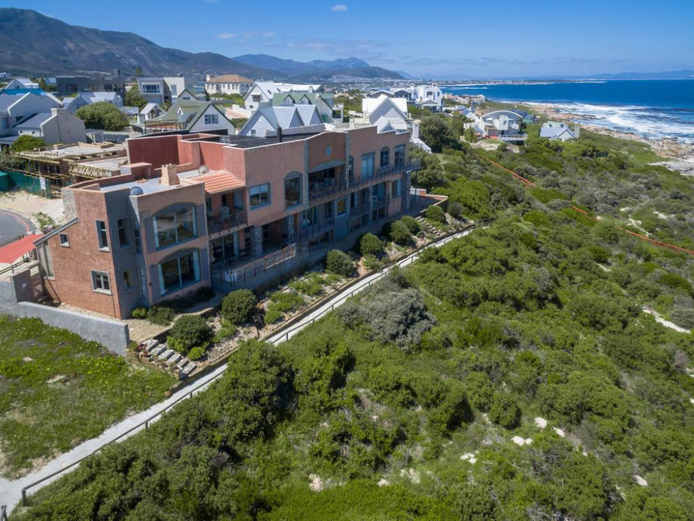 Apex Travel Club - ATC - Right on the Beach House
