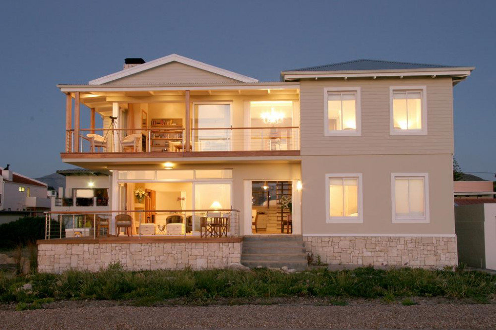 Apex Travel Club - ATC - 138 Marine Beachfront Guesthouse