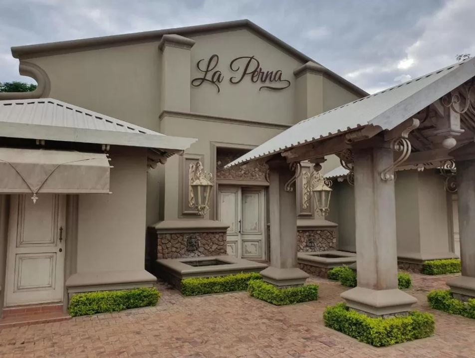 Apex Travel Club - ATC - La-Perna Guesthouse and Venue