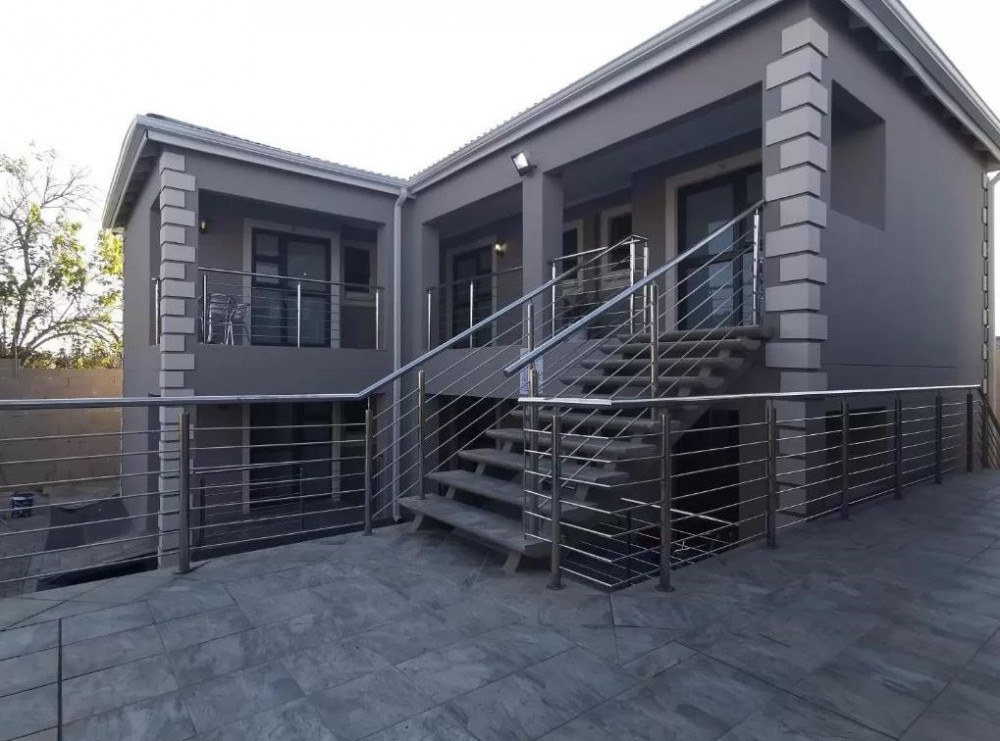 Apex Travel Club - ATC - Lucolo Palace B&B - Mthatha