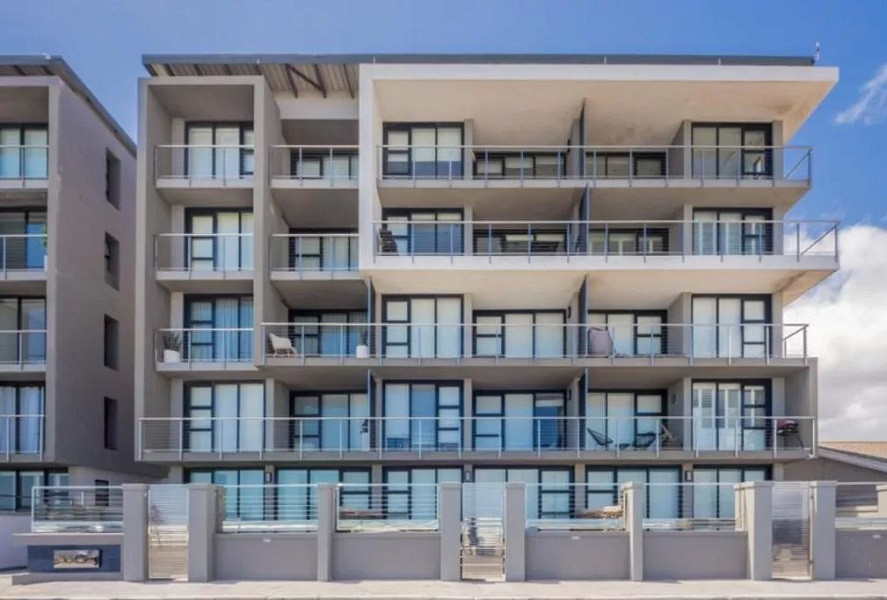 Apex Travel Club - ATC - Seacrest Apartment - 3rd Floor Sea Views on the Beachfront