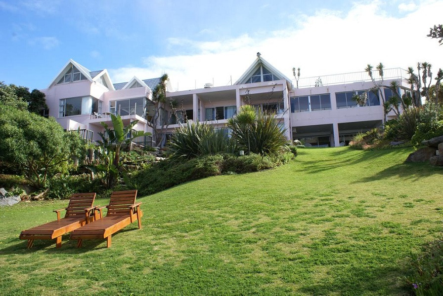 Apex Travel Club - ATC - The Pink Lodge on The Beach