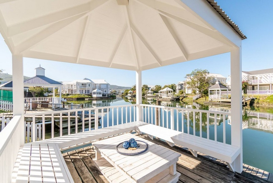 Apex Travel Club - ATC - Thesen Islands Accommodation - Easy canal living