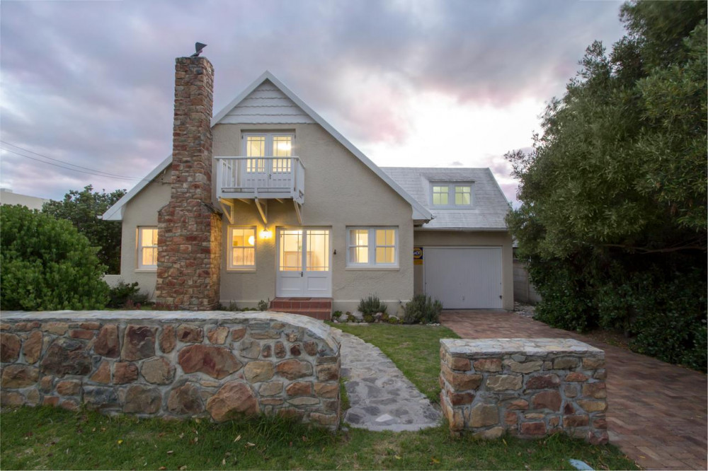 Apex Travel Club - ATC - Stone Chimney Cottage